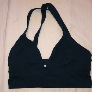 turquoise strap lululemon bra!!!